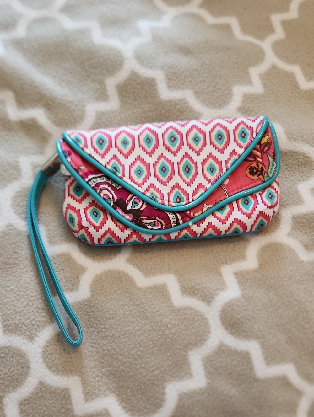 Vera BRADLEY Patterned Pink & Turquoise Wristlet Clutch